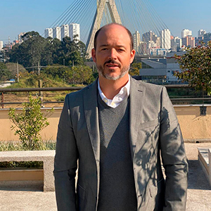 Imagem do diretor de RH Philipe Dias